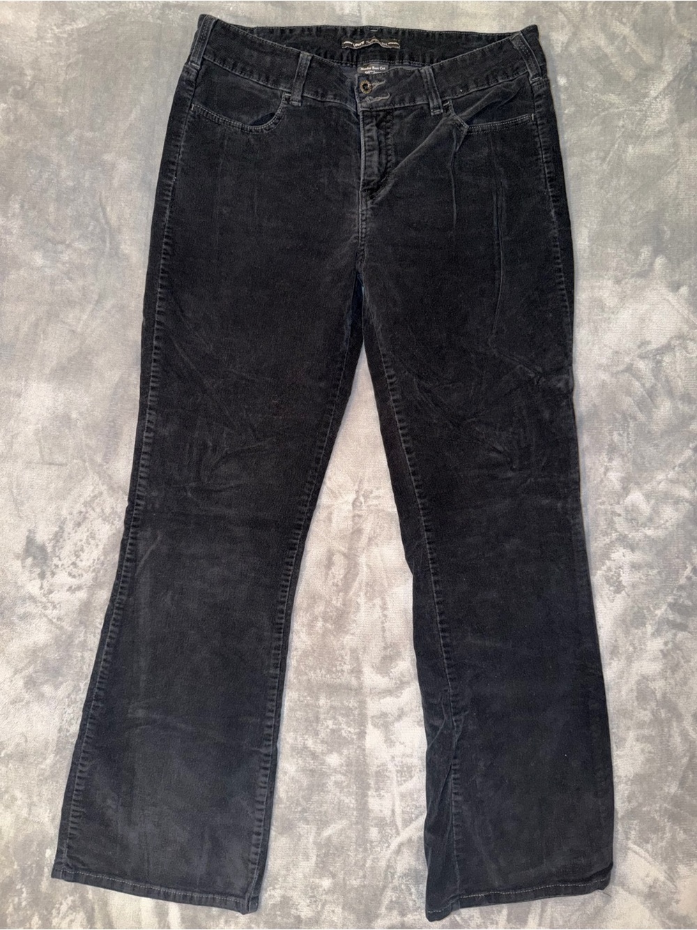 🖤 Levi's Boot-Cut Corduroys